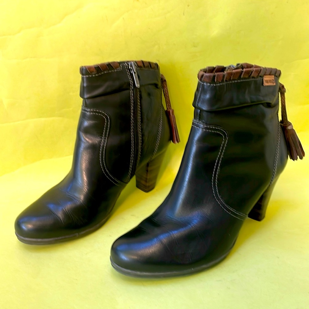 Black/dark brown Picolinos leather booties